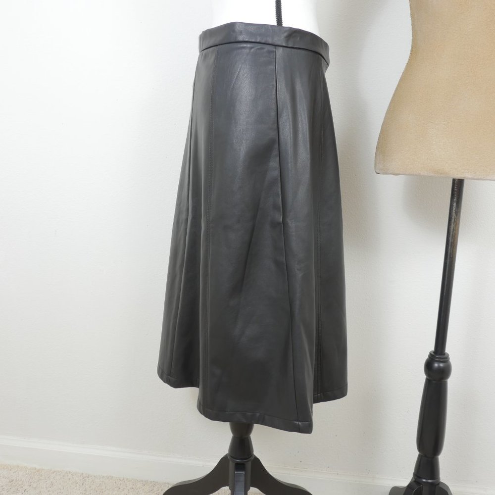 Carolina Belle Montreal Black Faux Leather Snap Front A Line SZ 10 Skirt NWT - Picture 5 of 7